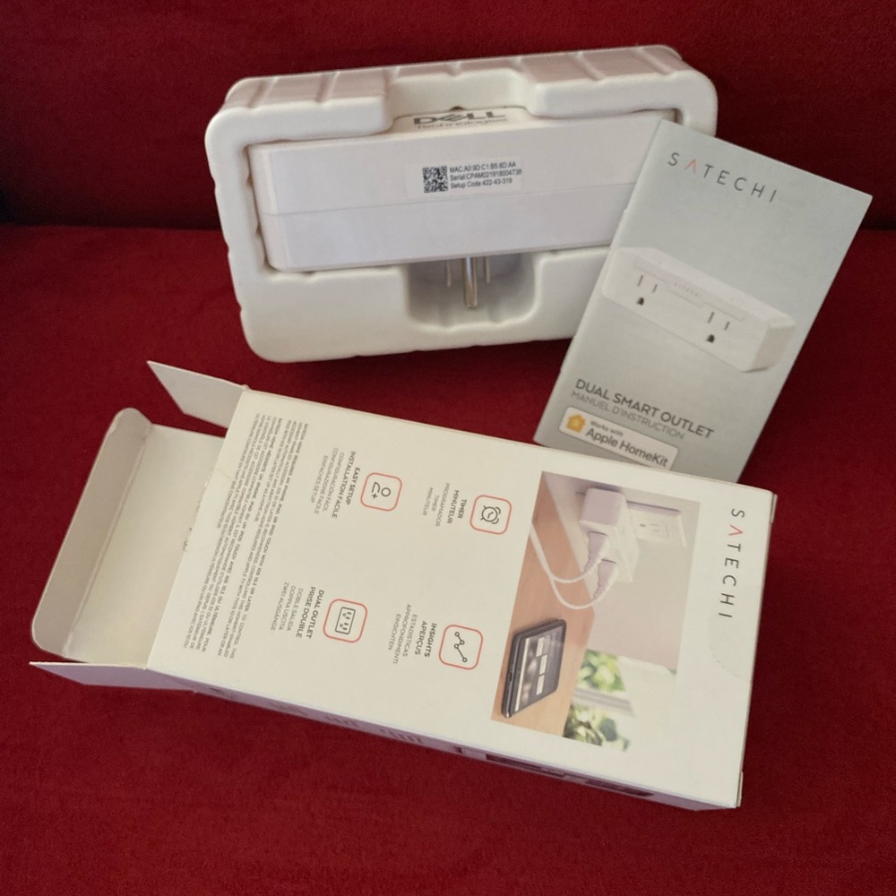 Satechi dual smart outlet; model ST-HK20AW, new in box